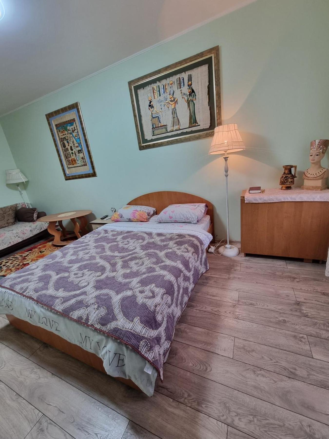 House Hotel Apartments 2 Rivne Exterior photo